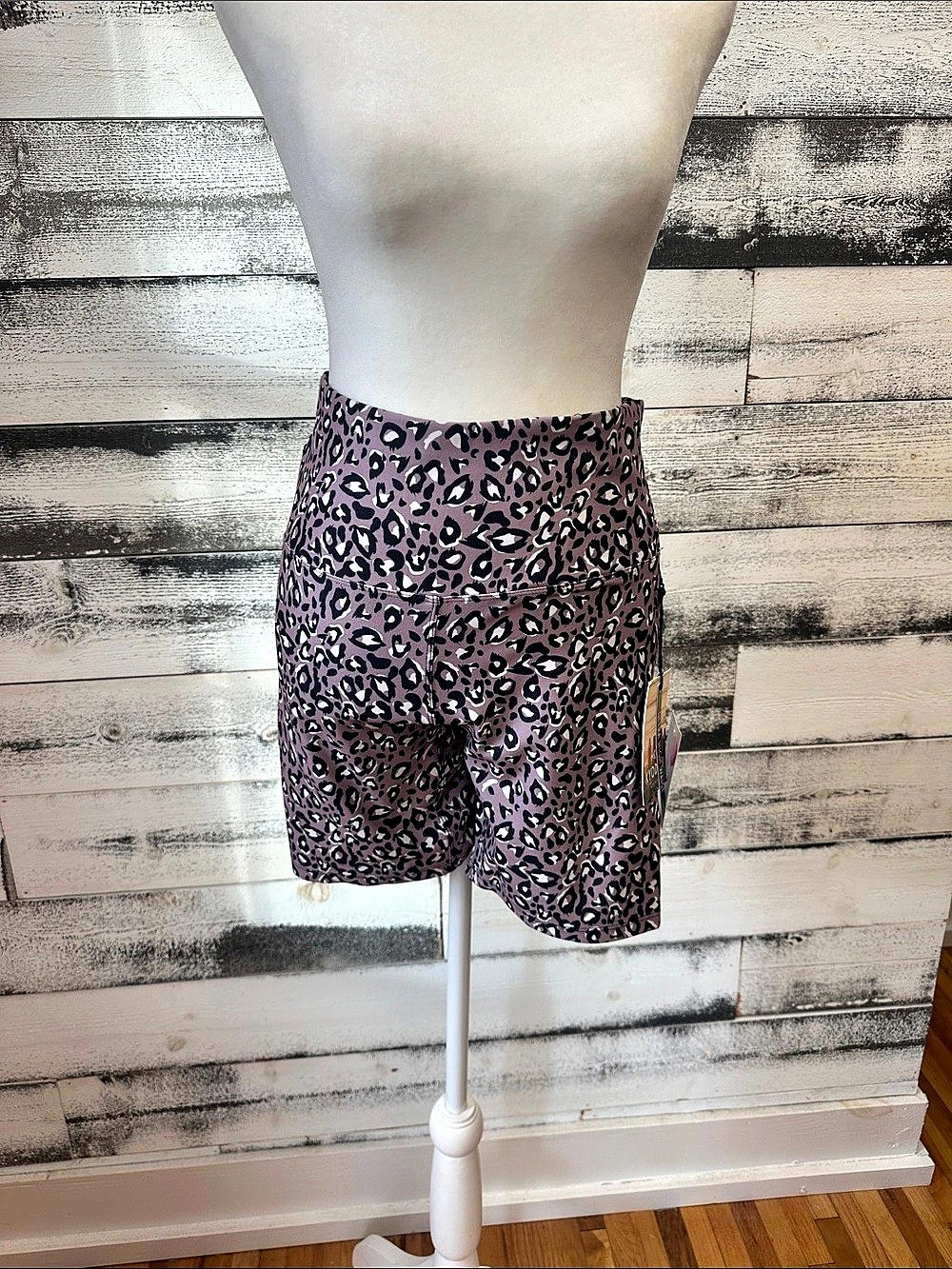 Kyodan Ultra High Rise Bike Short Animal Print Bike Shorts Size Medium NWT